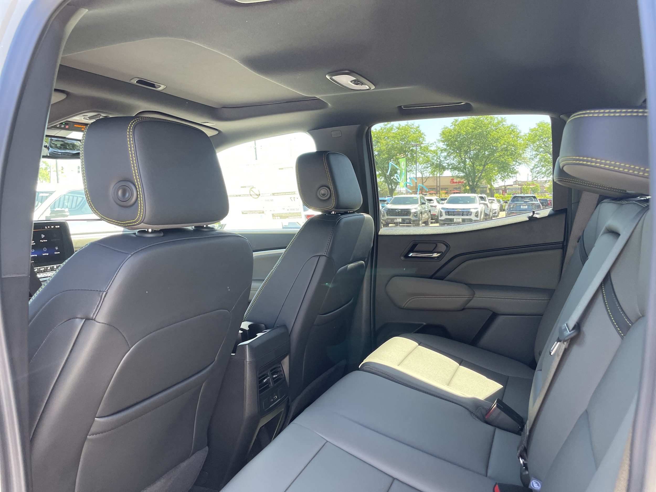 2026 Chevrolet Colorado ZR2 - Photo 25