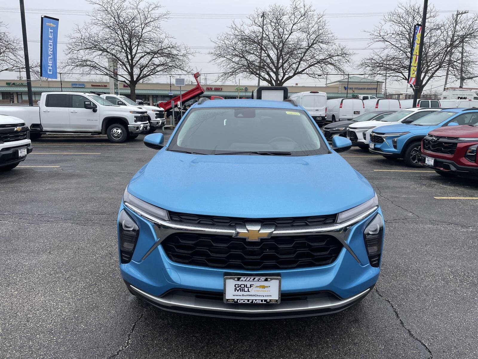 2025 Chevrolet Trax LT photo 2