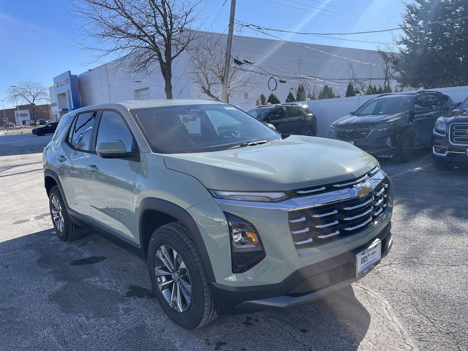 2025 Chevrolet Equinox LT photo 3