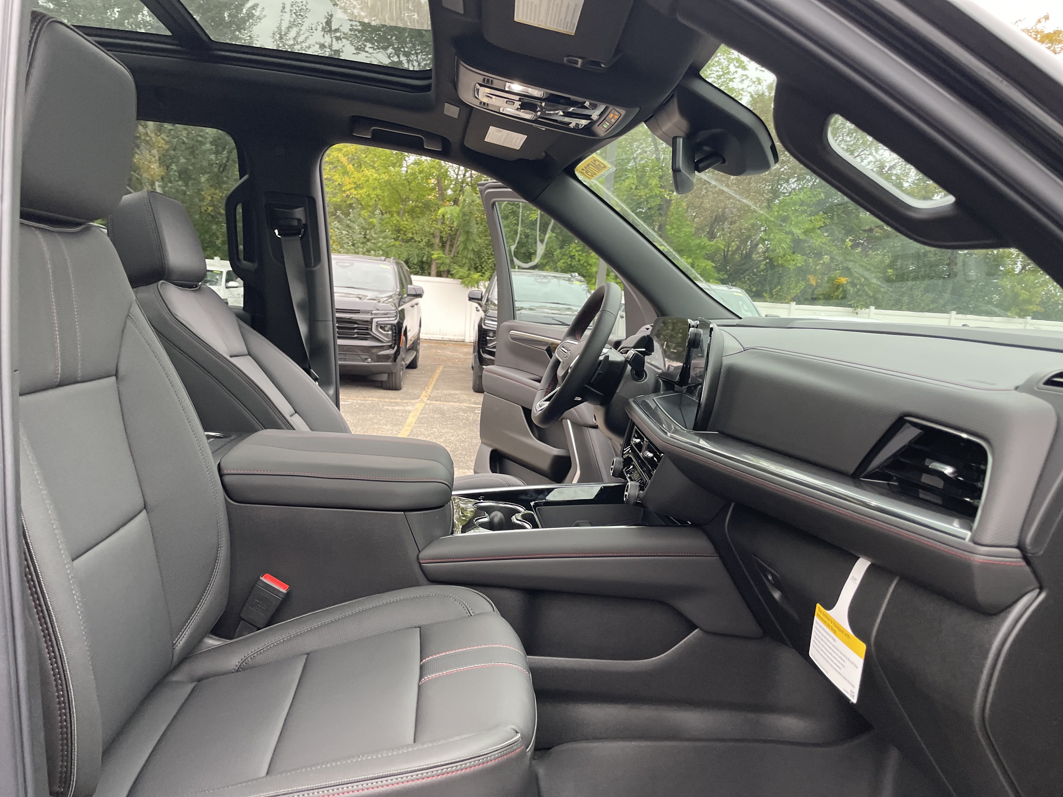 2027 Chevrolet Suburban RST - Photo 33