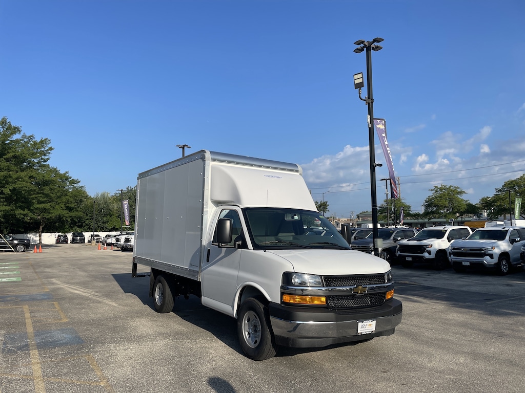 New 2026 Chevrolet Express Cutaway 3500 1WT Cutaway Van