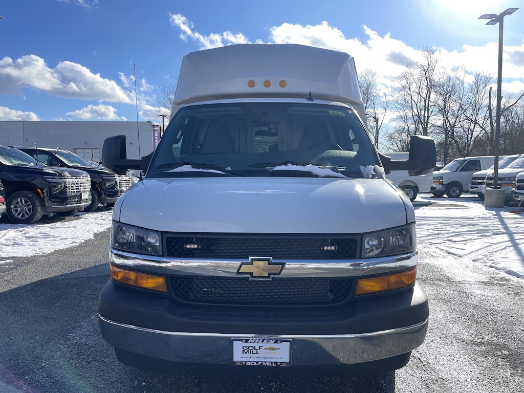 New 2025 Chevrolet Express Cutaway 3500 1WT Cutaway Van