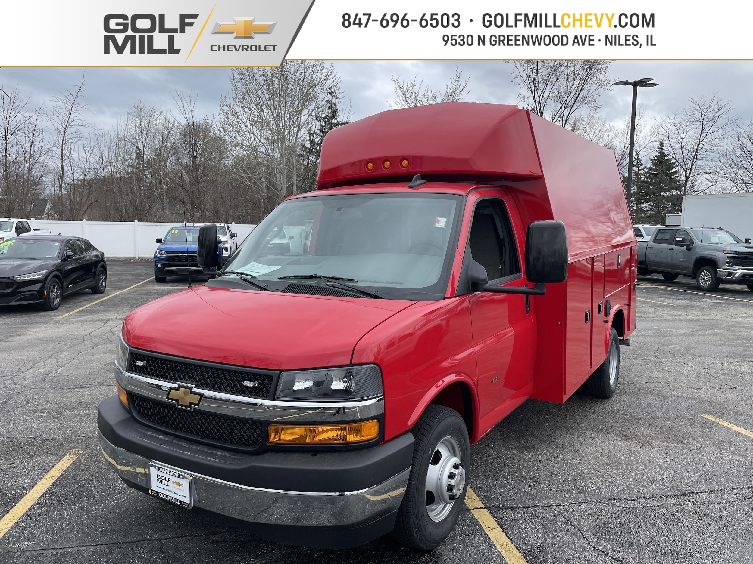 2024 Chevrolet Express Cutaway Base's photo