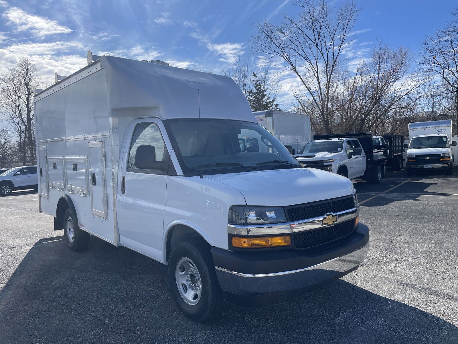 2025 Chevrolet Express 3500 Cutaway Van photo 3