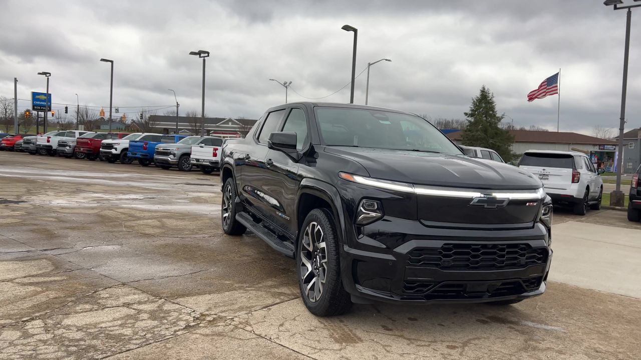 2025 Chevrolet Silverado EV RST photo 3