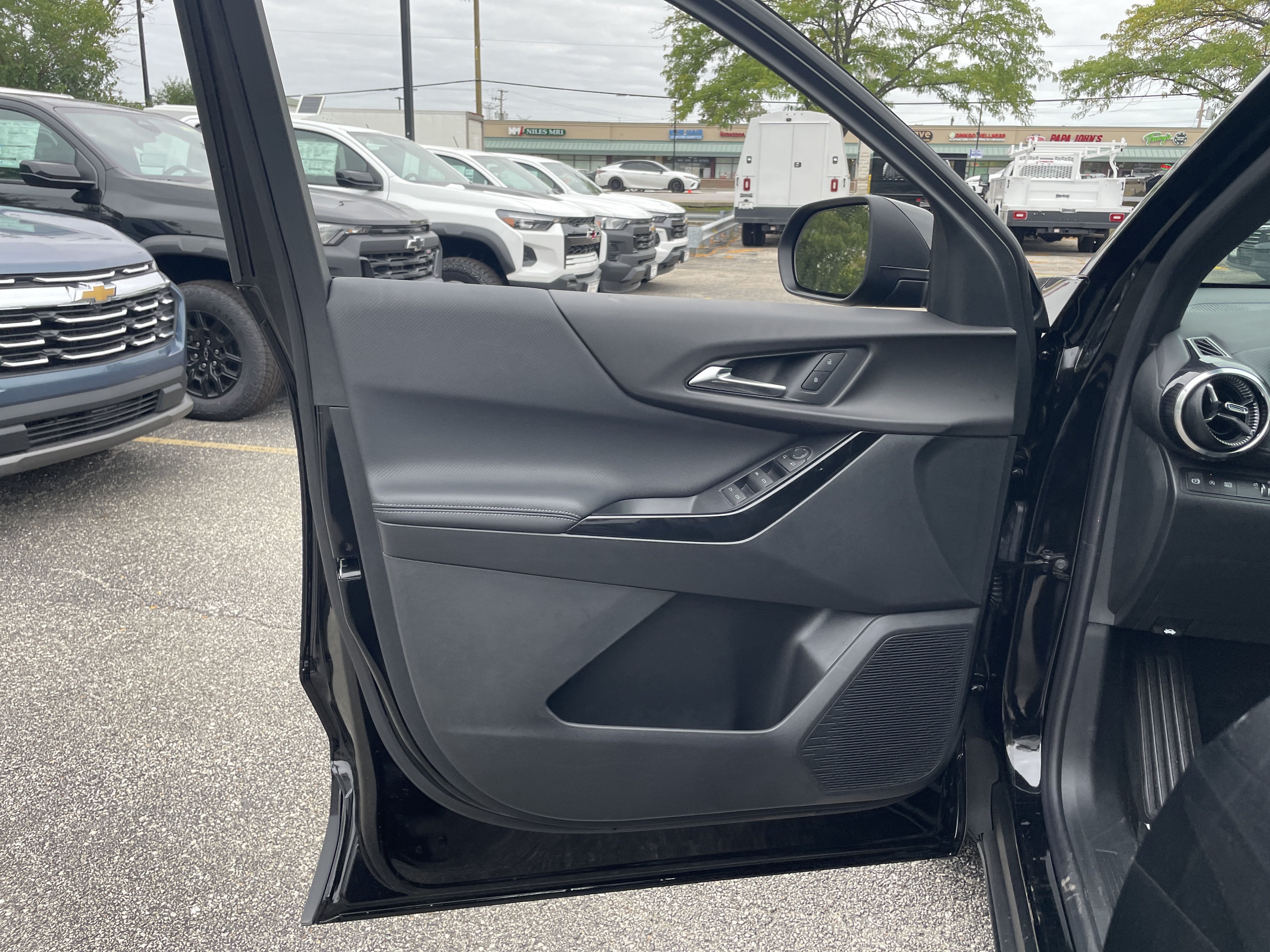 2027 Chevrolet Equinox LT - Photo 11