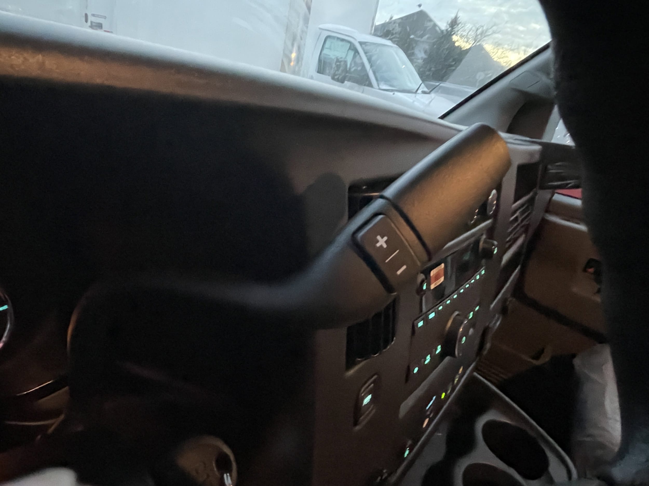 2025 Chevrolet Express Cargo Work Van - Photo 19