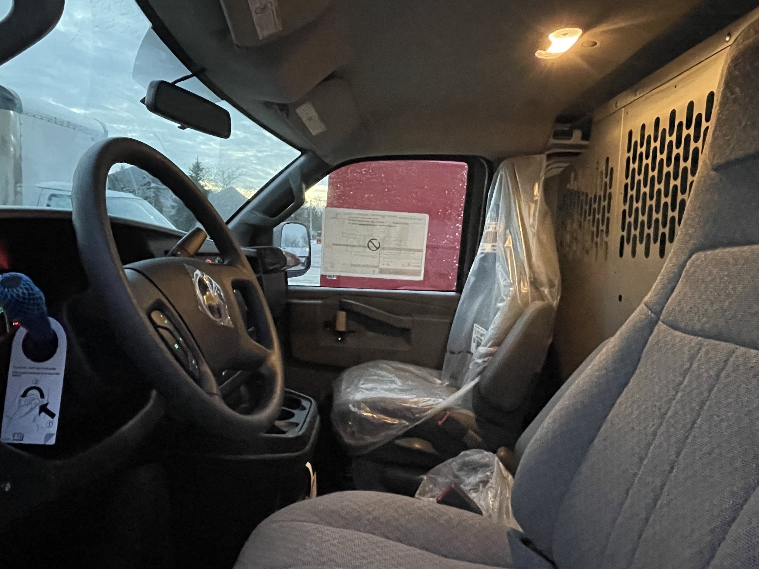 2025 Chevrolet Express Cargo Work Van - Photo 15