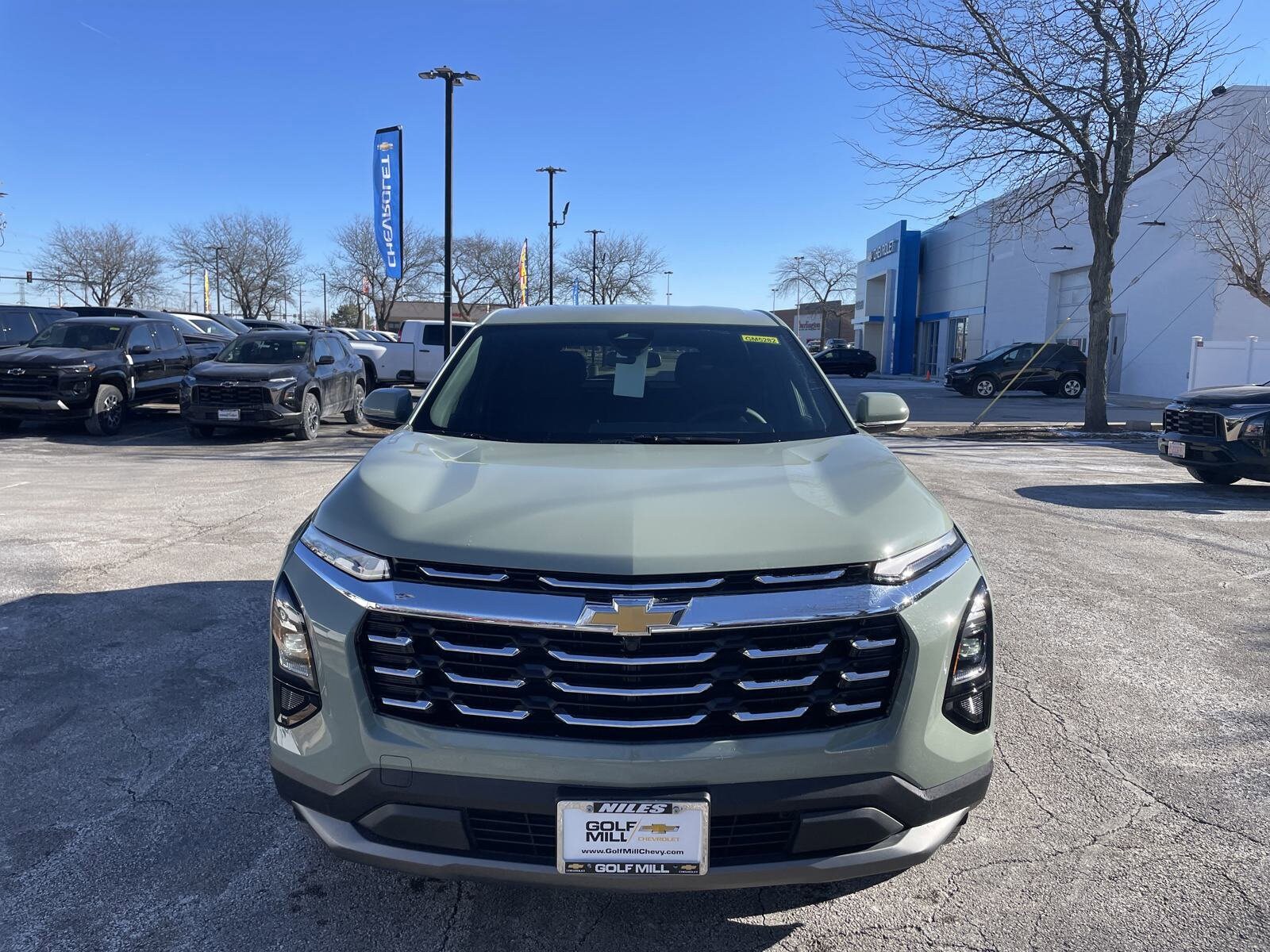 2025 Chevrolet Equinox LT photo 2