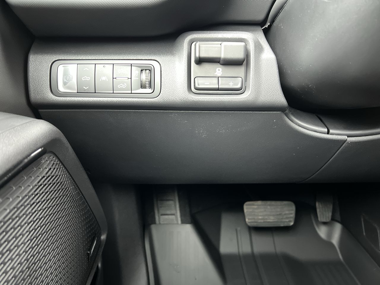 2025 Chevrolet Silverado EV RST - Photo 52