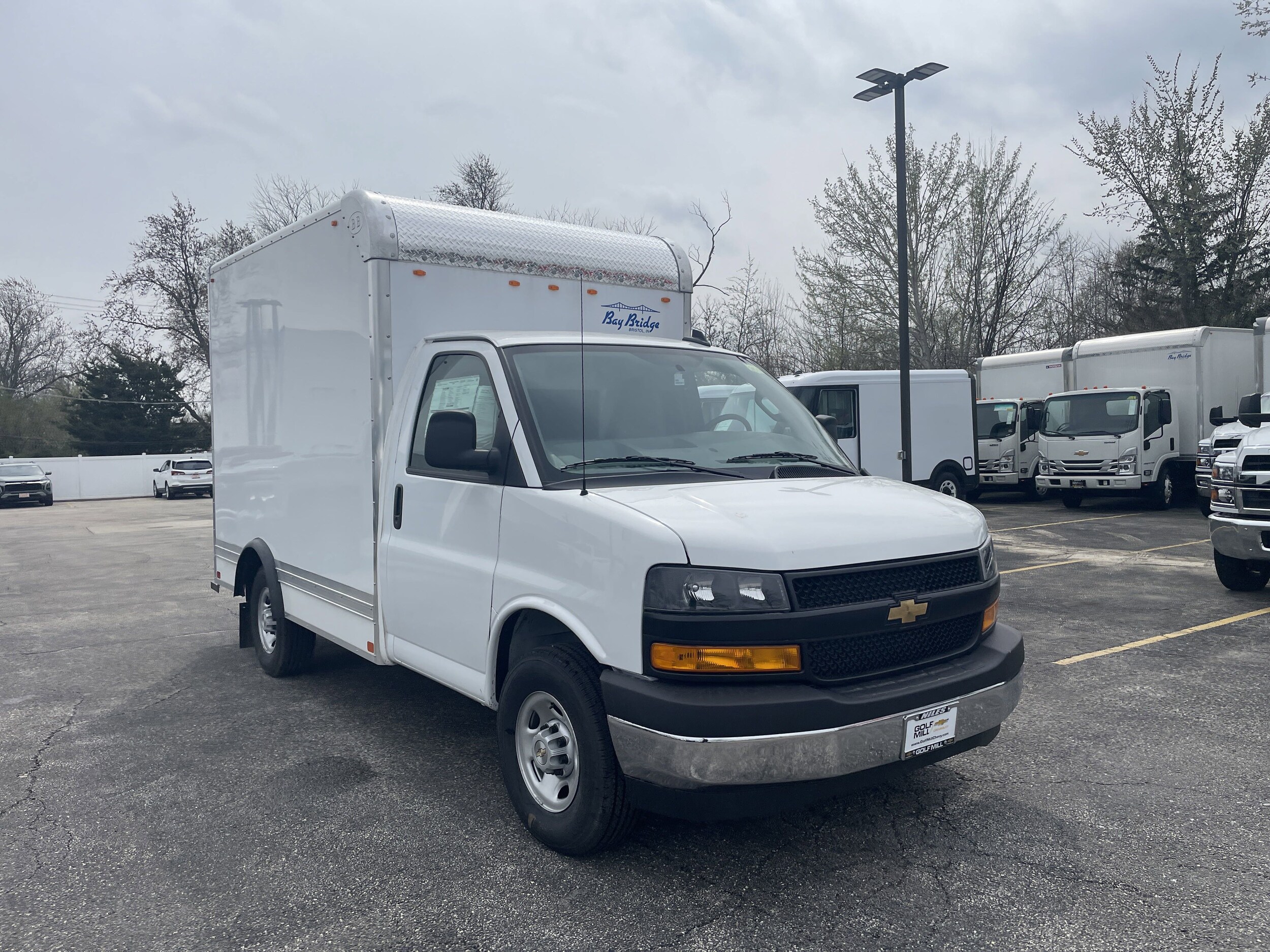 2025 Chevrolet Express 3500 Cutaway Van photo 3
