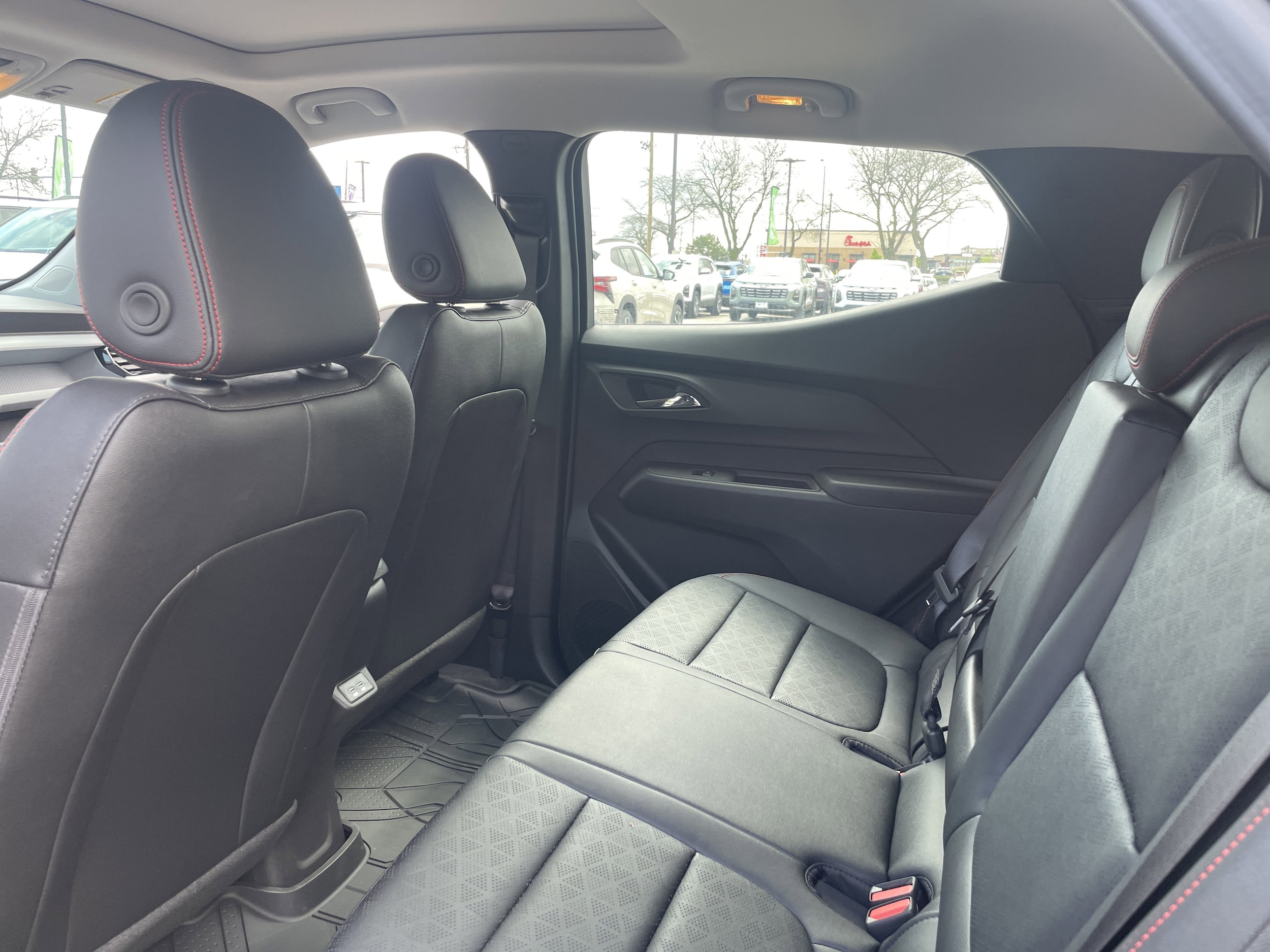 2027 Chevrolet Bolt RS - Photo 25