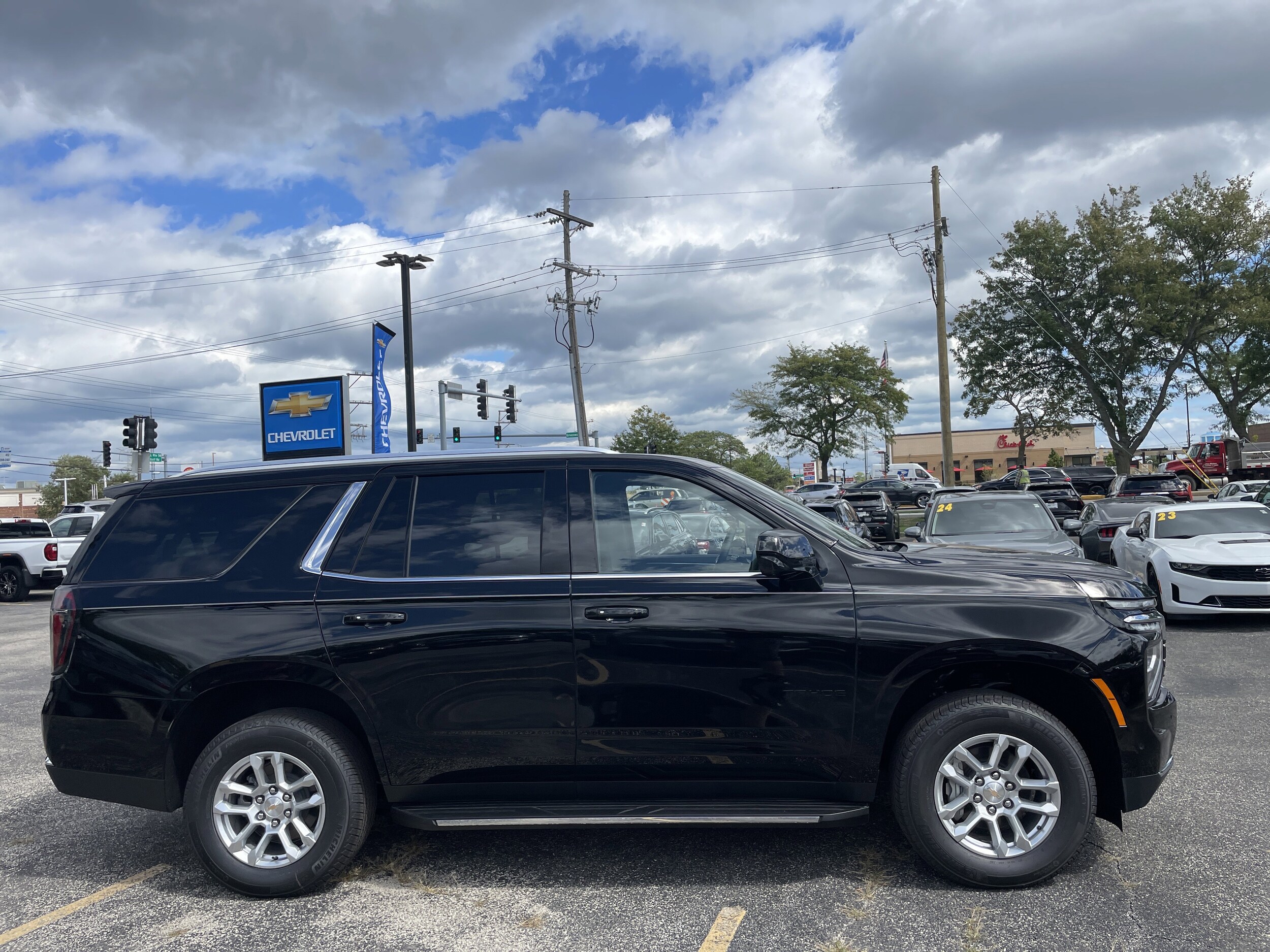 2025 Chevrolet Tahoe LT photo 4