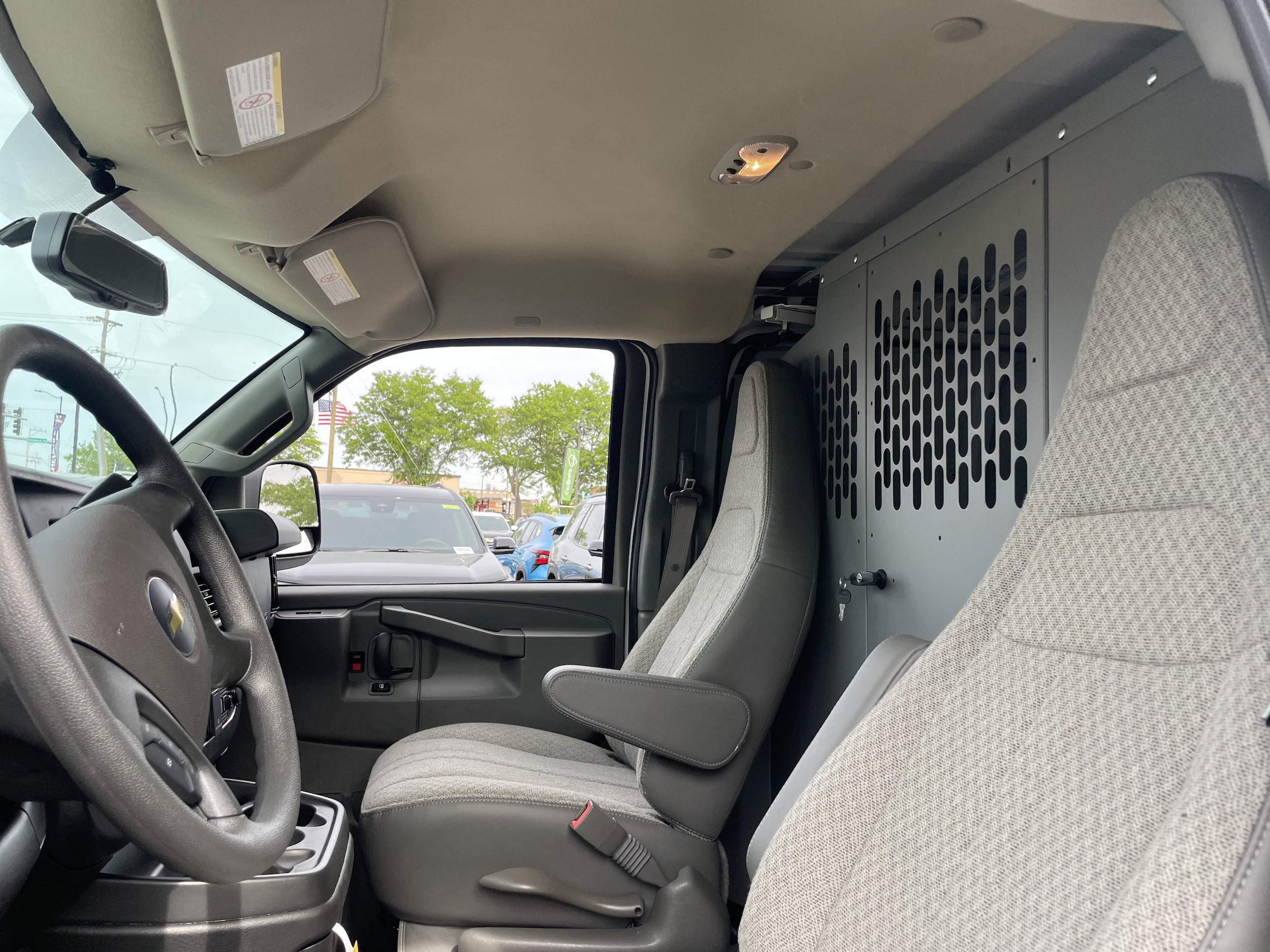 2025 Chevrolet Express Cargo Work Van - Photo 18