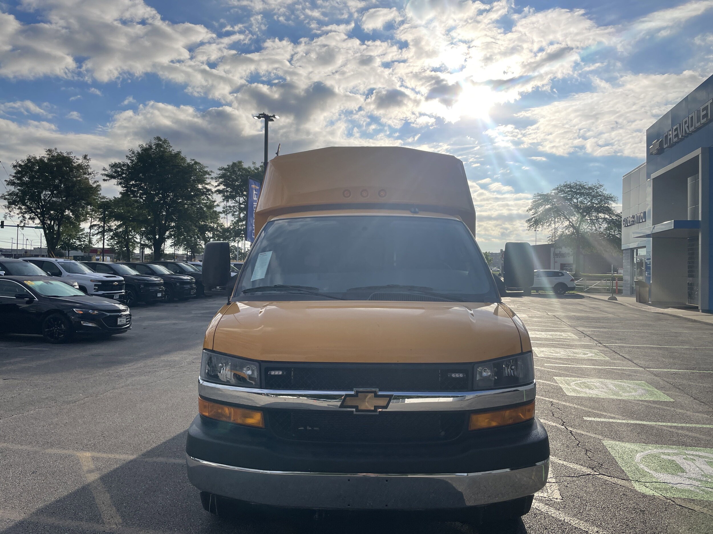 2025 Chevrolet Express 3500 Cutaway Van photo 2