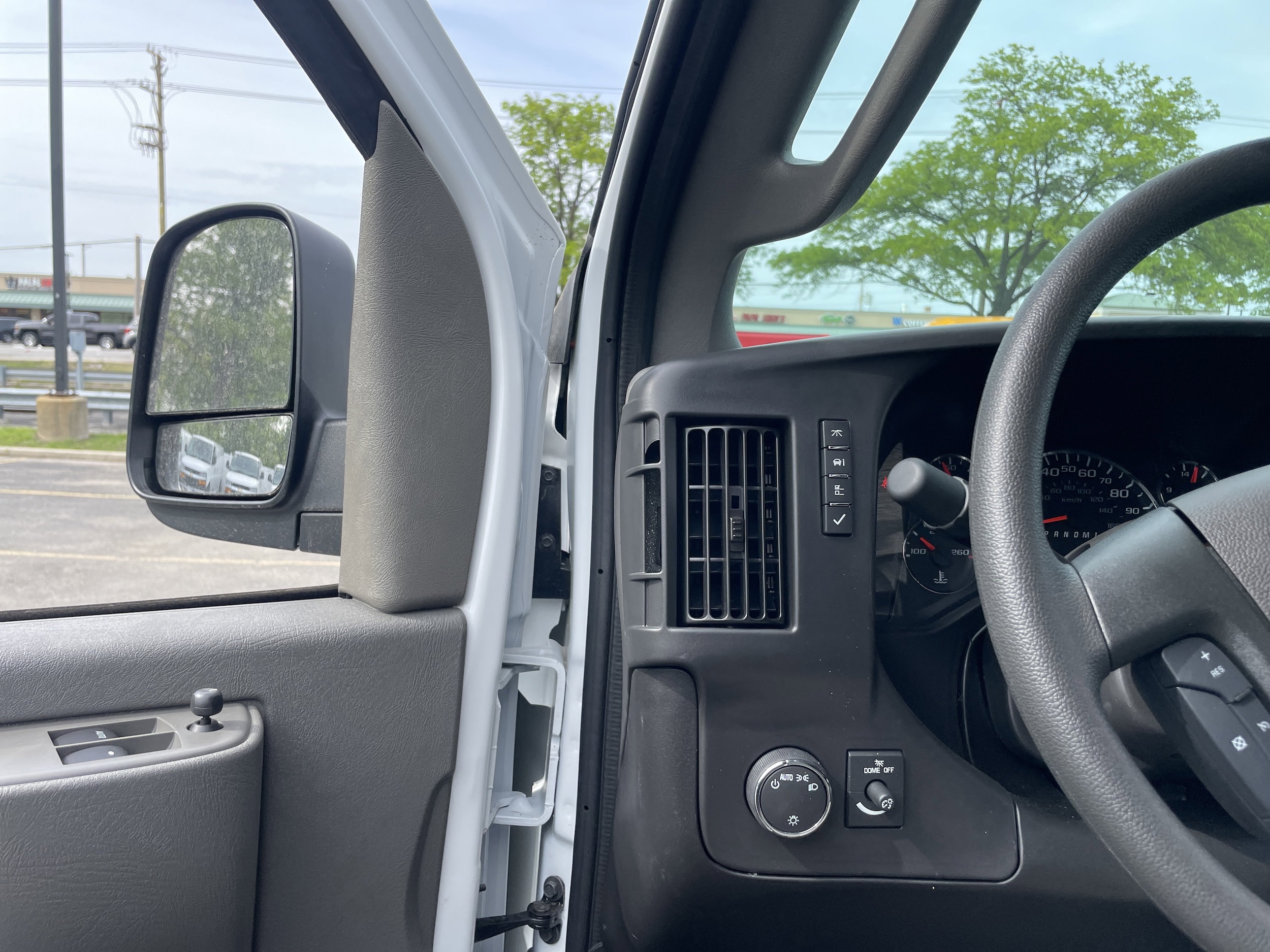 2025 Chevrolet Express Cargo Work Van - Photo 19