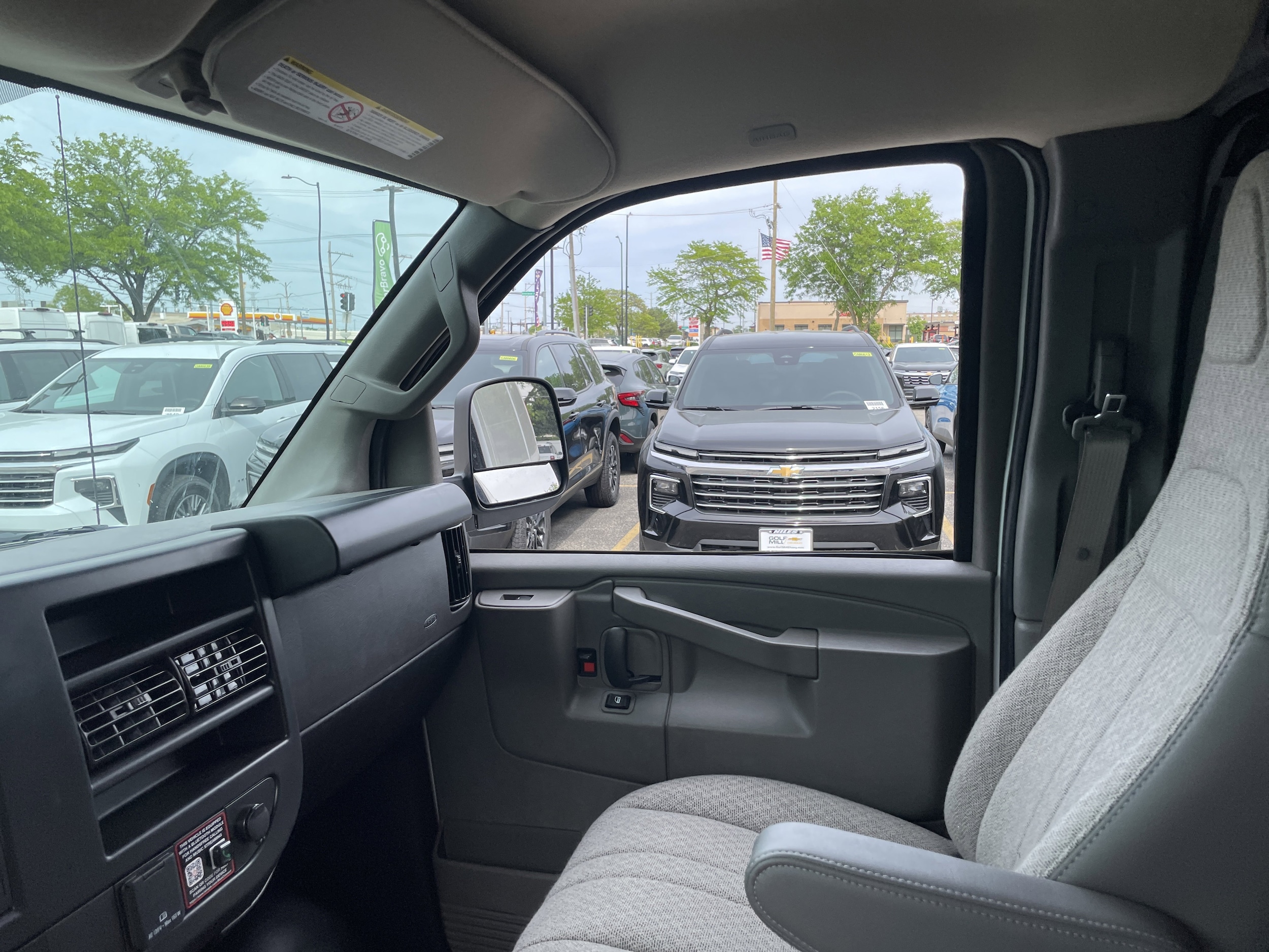 2025 Chevrolet Express Cargo Work Van - Photo 26