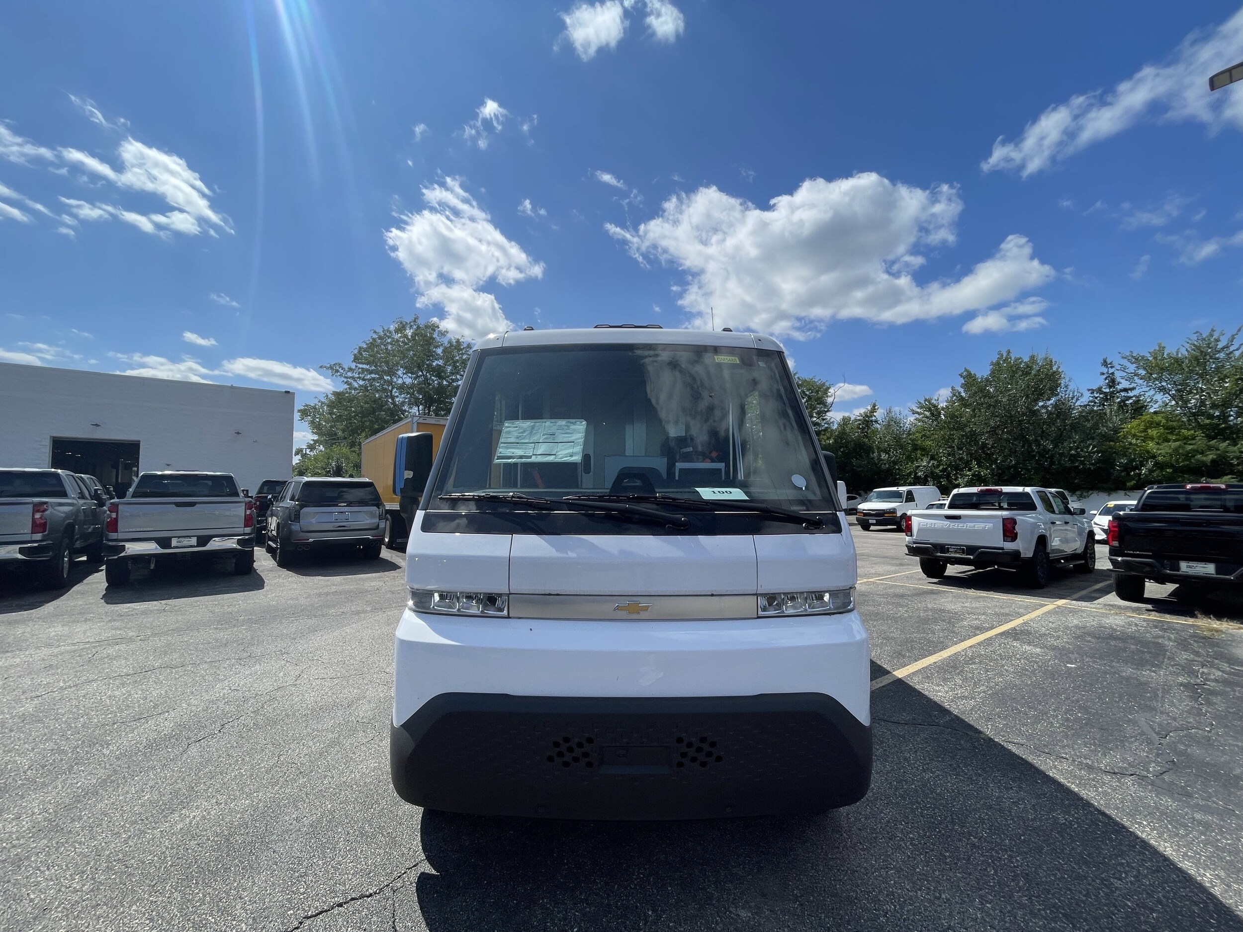 2025 Chevrolet BrightDrop 400 photo 3