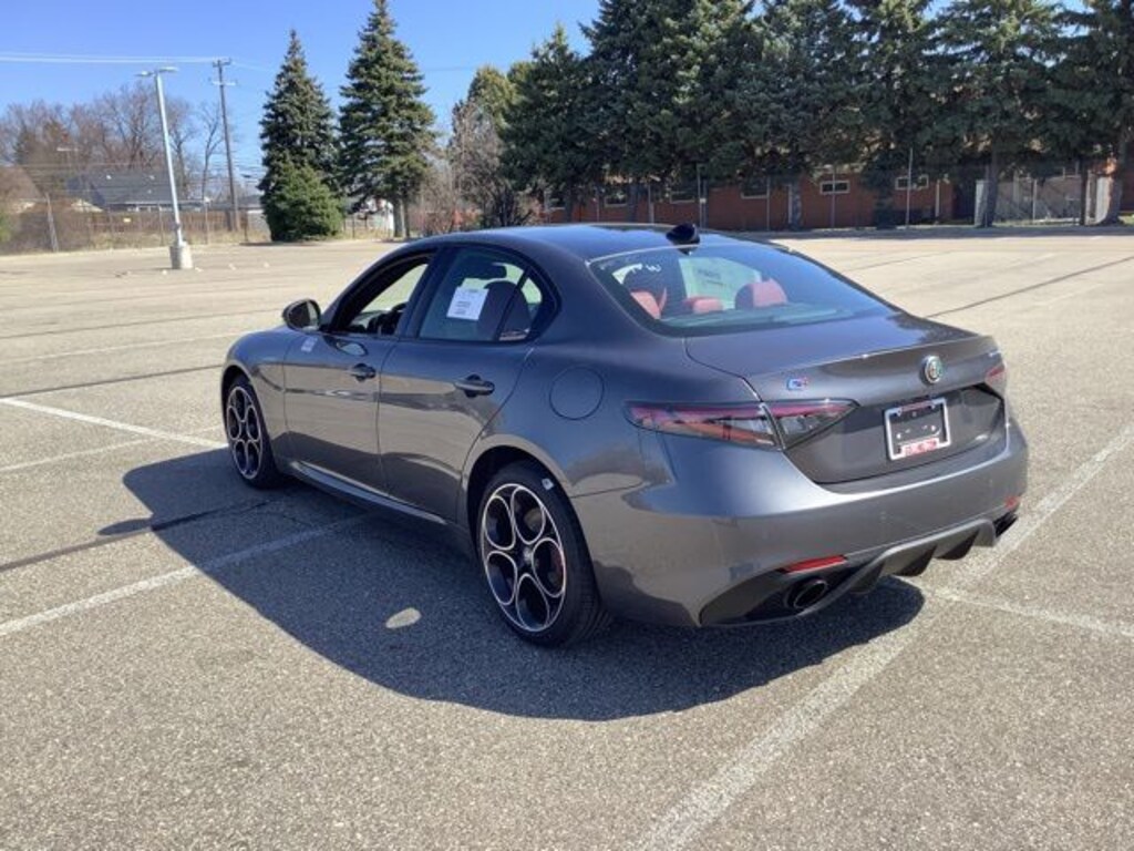 New 2025 Alfa Romeo Giulia AWD Sedan