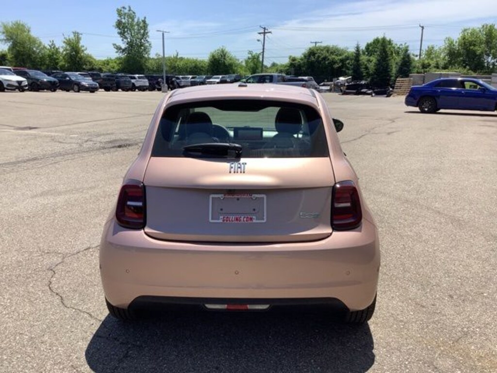 New 2026 FIAT 500e ICONA Hatchback