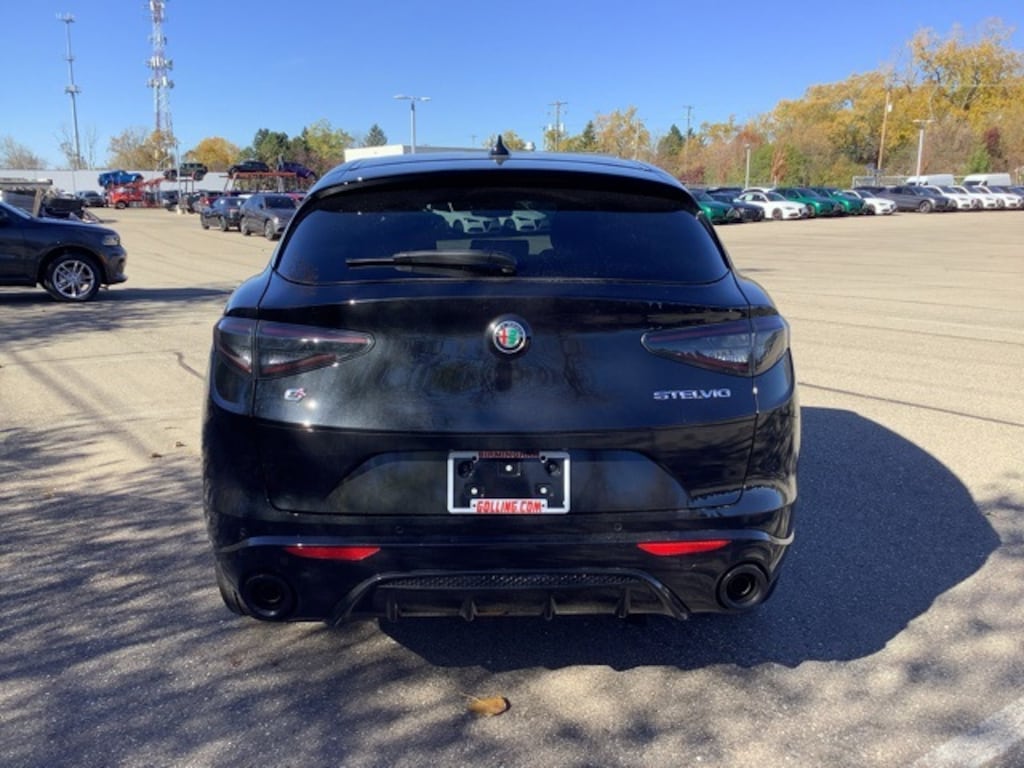 New 2025 Alfa Romeo Stelvio INTENSA AWD Sport Utility