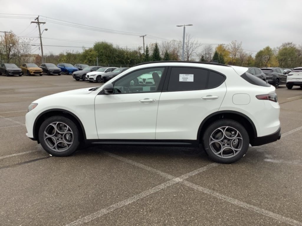 New 2025 Alfa Romeo Stelvio AWD Sport Utility