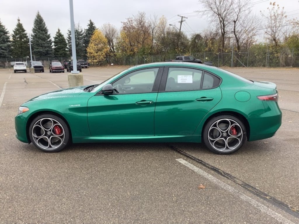 New 2025 Alfa Romeo Giulia AWD Sedan