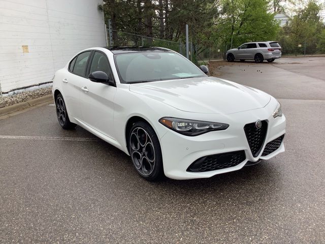 2026 Alfa Romeo Giulia Base - Photo 7