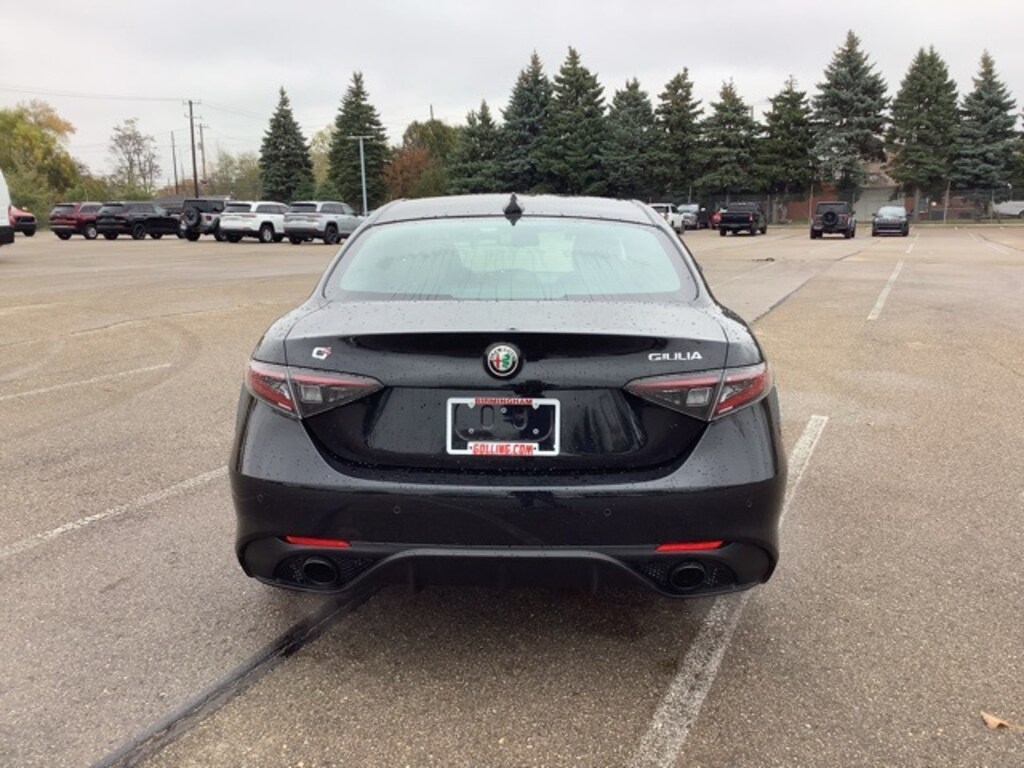 New 2025 Alfa Romeo Giulia AWD Sedan