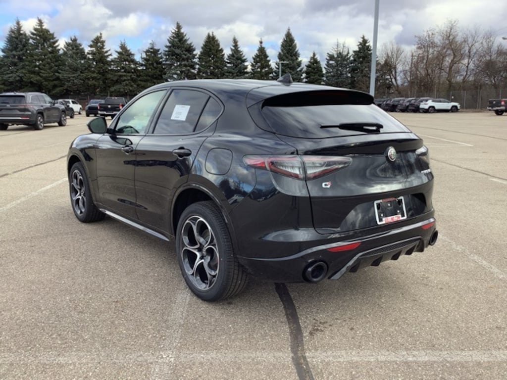 New 2025 Alfa Romeo Stelvio AWD Sport Utility