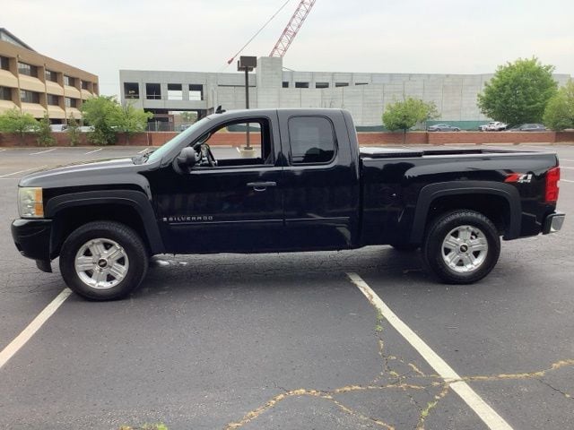 Used 2009 Chevrolet Silverado 1500 1LT with VIN 1GCEK29059Z203005 for sale in Birmingham, MI