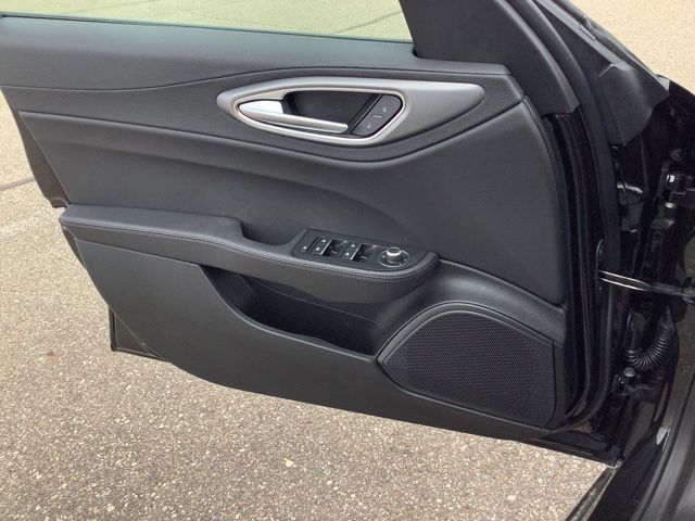 2025 Alfa Romeo Giulia Base - Photo 12