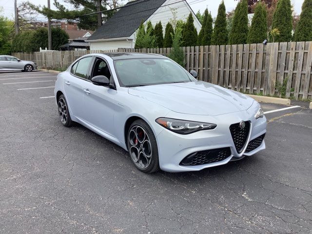 2025 Alfa Romeo Giulia Base - Photo 7