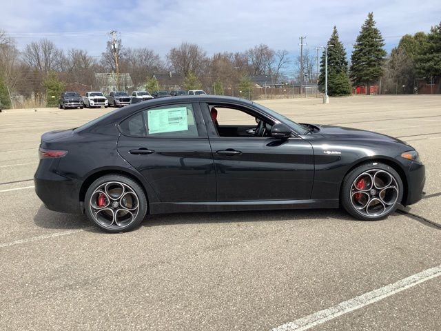 2025 Alfa Romeo Giulia Base - Photo 6