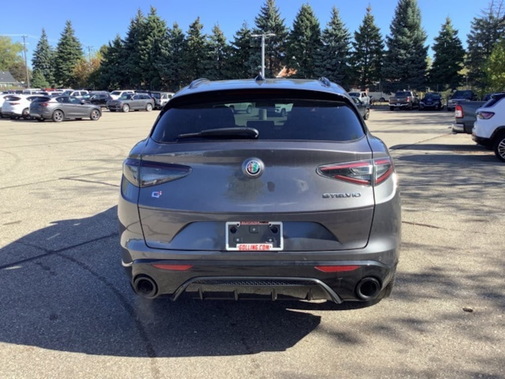 New 2025 Alfa Romeo Stelvio AWD Sport Utility