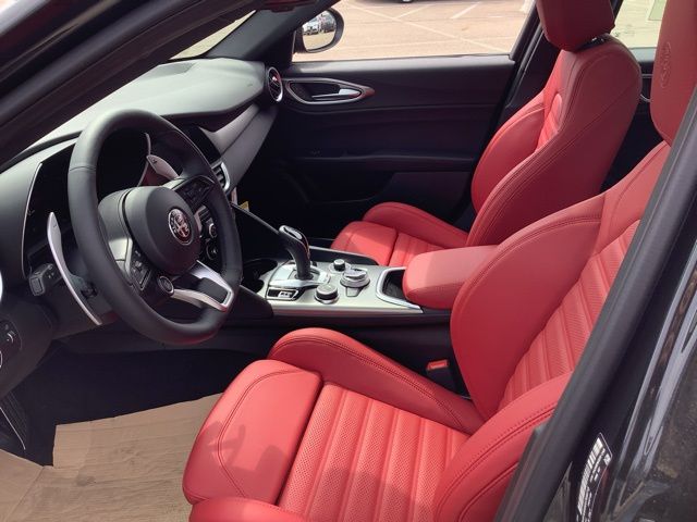 2025 Alfa Romeo Giulia Base - Photo 18