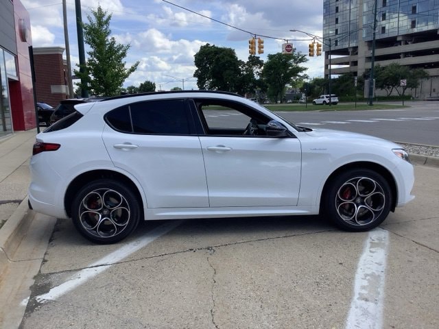 2023 Alfa Romeo Stelvio Veloce - Photo 7