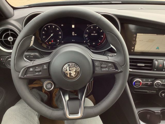 2025 Alfa Romeo Giulia Base - Photo 10