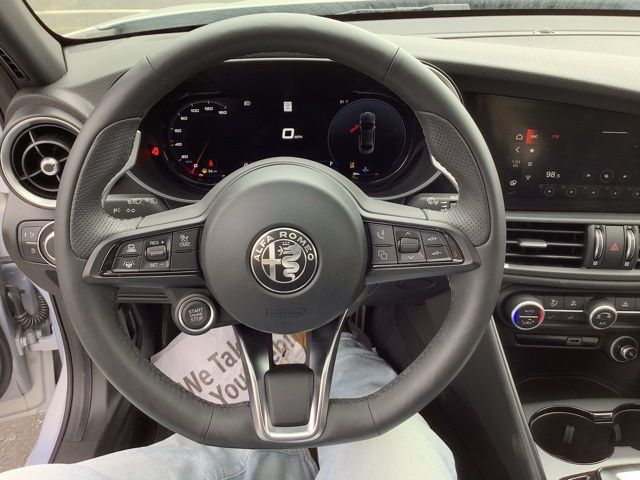 2025 Alfa Romeo Giulia Base - Photo 9
