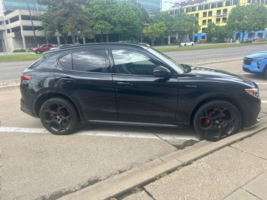 Used 2023 Alfa Romeo Stelvio Veloce SUV