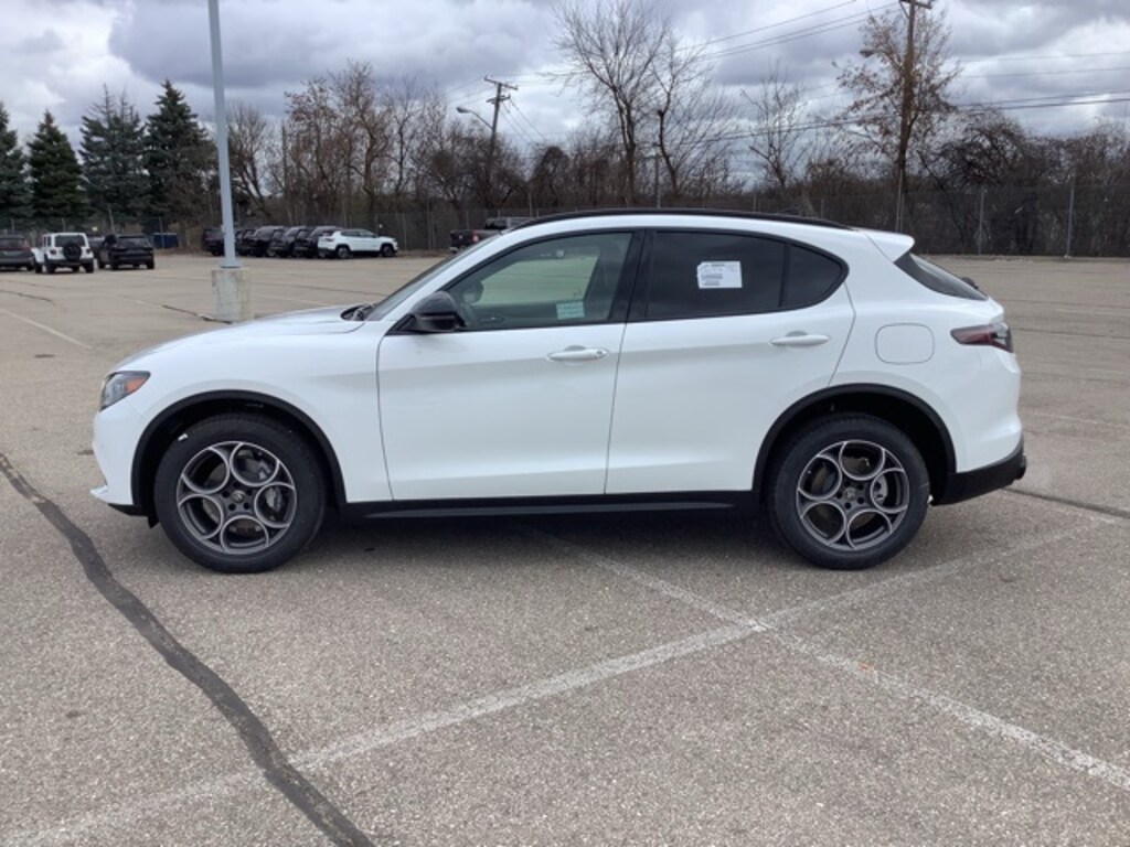 New 2025 Alfa Romeo Stelvio AWD Sport Utility