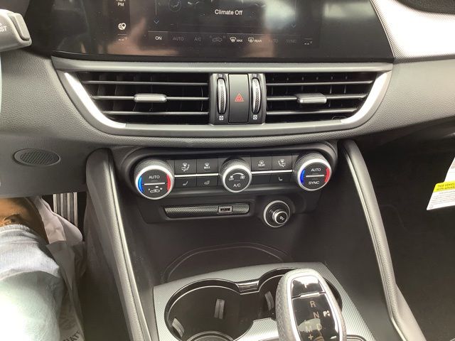 2025 Alfa Romeo Giulia Base - Photo 16