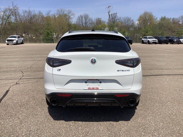 2025 Alfa Romeo Stelvio Sprint Base photo 4