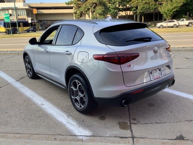 2022 Alfa Romeo Stelvio Sprint photo 3