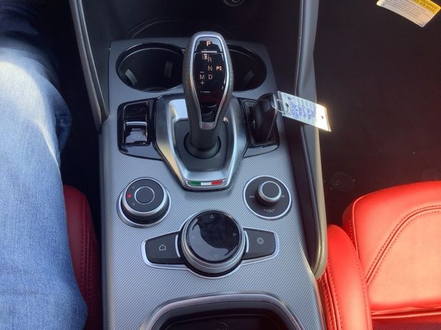 2025 Alfa Romeo Giulia Base - Photo 18