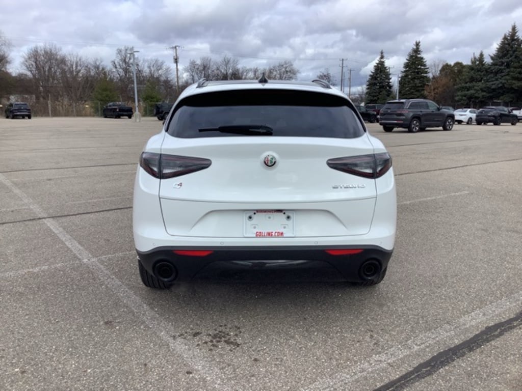 New 2025 Alfa Romeo Stelvio AWD Sport Utility