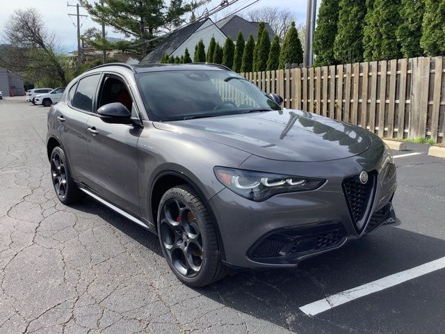 2025 Alfa Romeo Stelvio Base - Photo 7