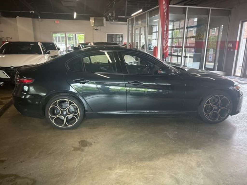 Used 2025 Alfa Romeo Giulia Intensa Sedan