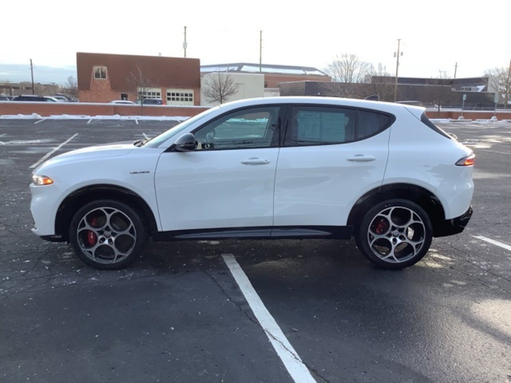 Certified 2025 Alfa Romeo Tonale Base SUV