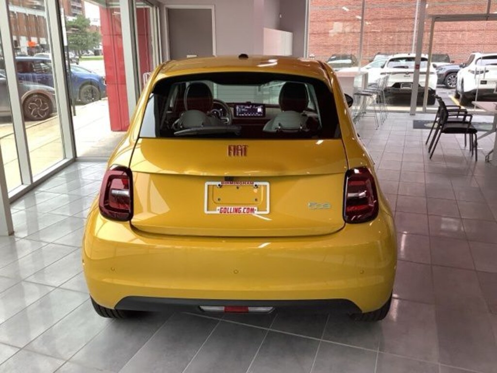 New 2026 FIAT 500e ICONA Hatchback